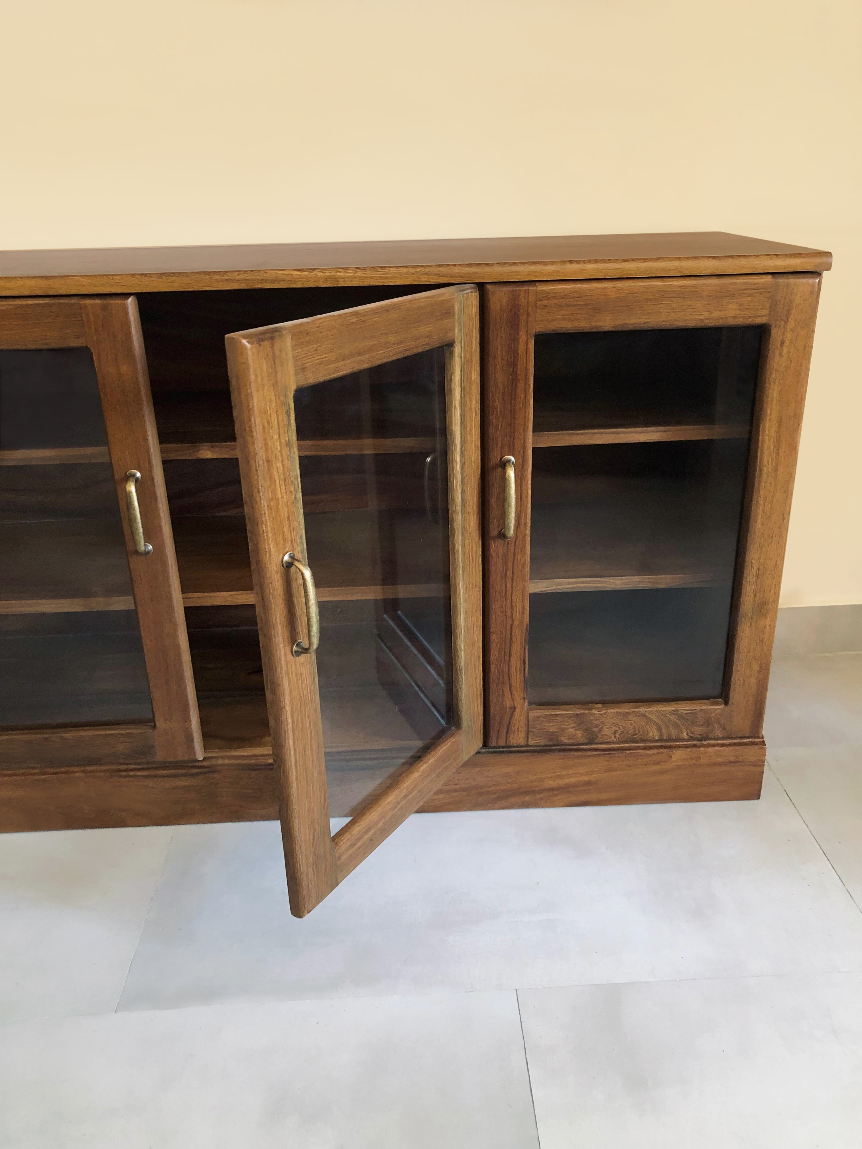 CREDENZA ATEMPORAL · TIMELESS